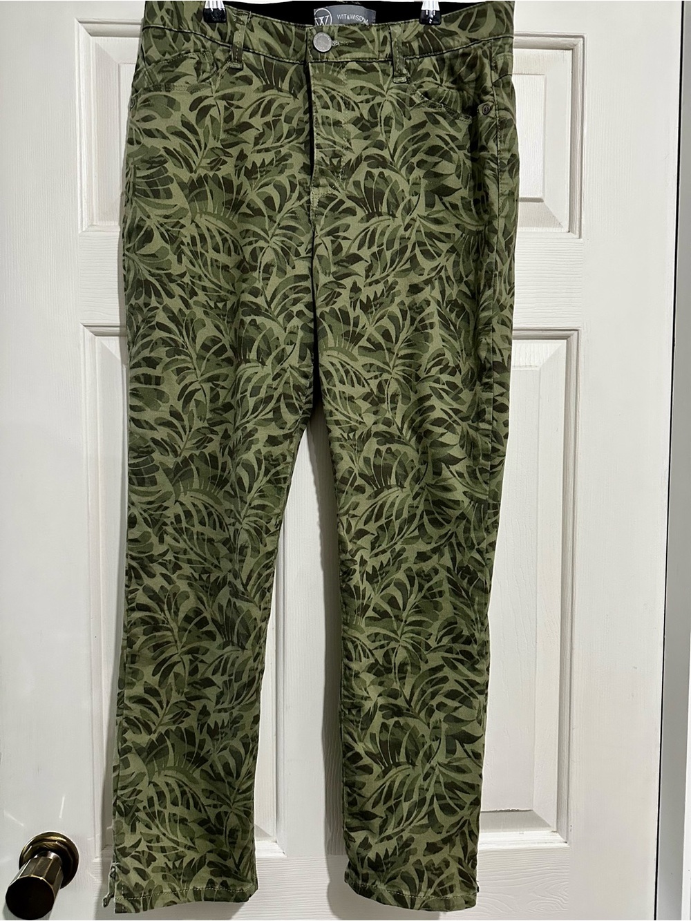 Wit & Wisdom Olive Leaf-Print Pants